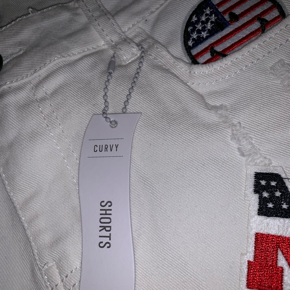 Patriotic white jean shorts - Picture 5 of 8